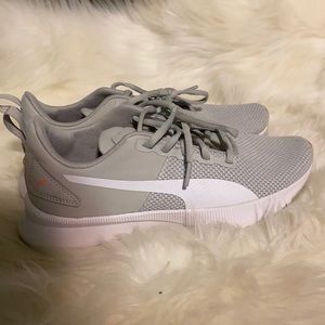 Puma size 7 women sneakers